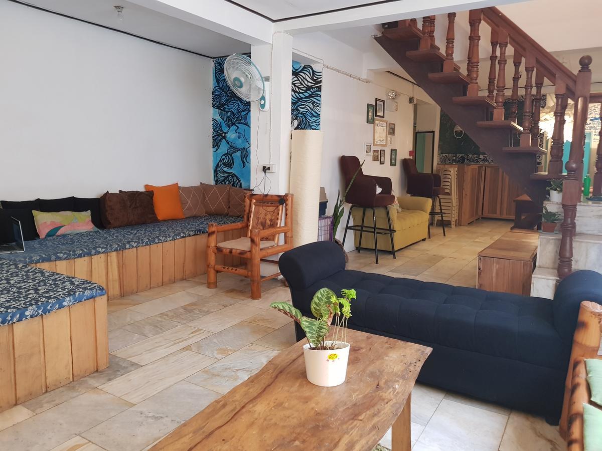 Go Surfari House Hostel Baler Bagian luar foto